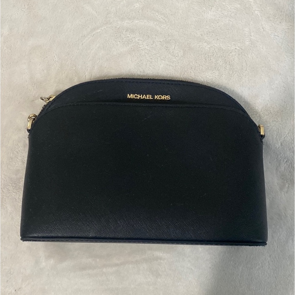 Jet Set Travel Medium Dome Crossbody Bag